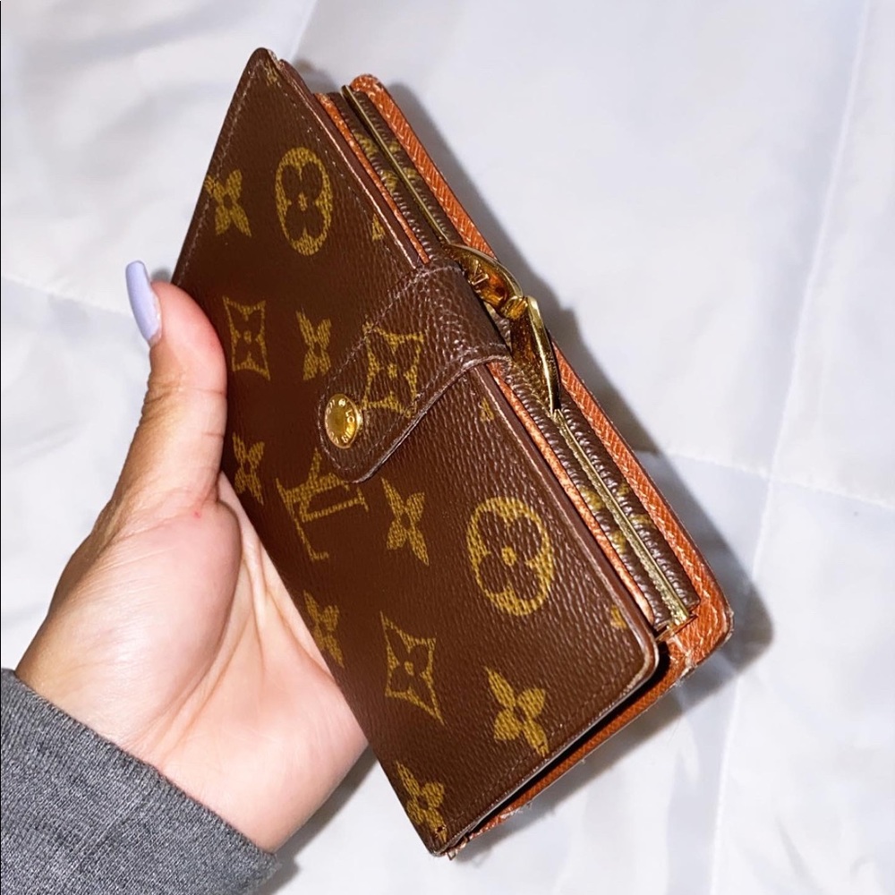 LV Wallet